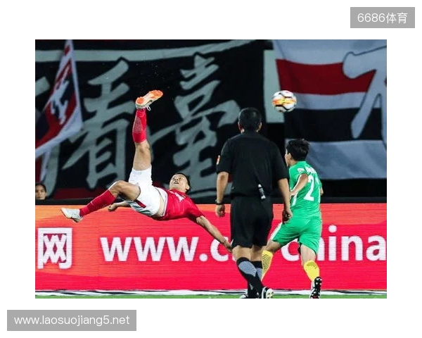 完美融入！廷伯：埃泽上演帽子戏法不是巧合，他很努力性格也很好