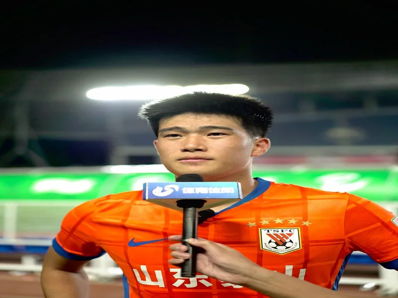 媒体人：泰山队员彭啸本人透露将因伤缺席一个月